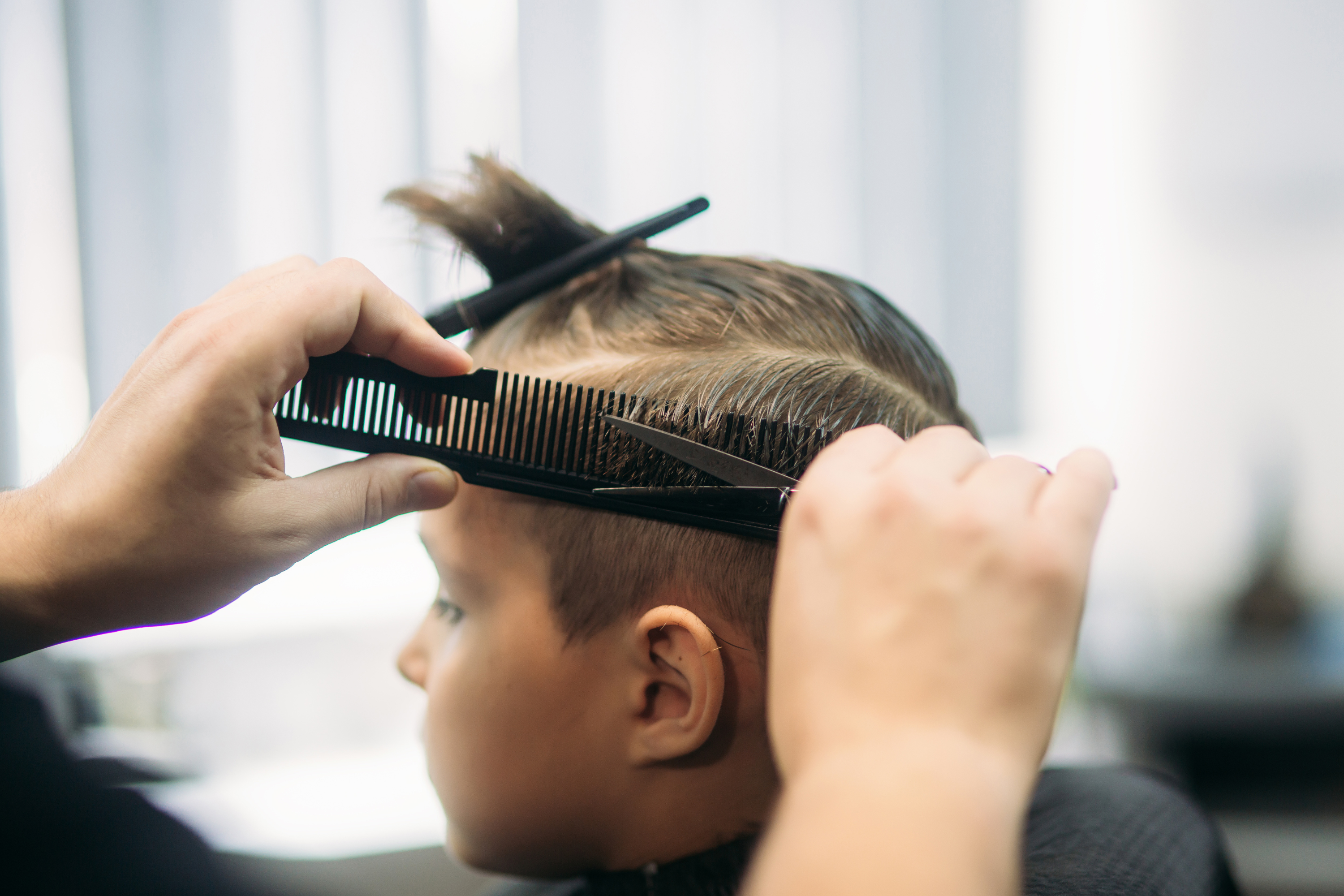 How to Cut a Boy's Hair With Scissors