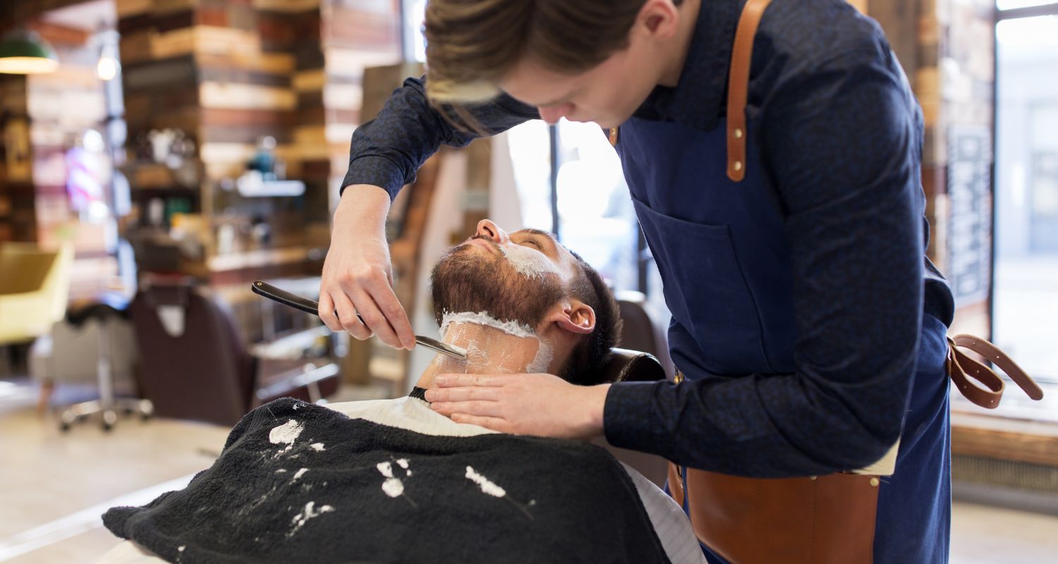The Straight Razor in Professional Barbering: Uses, Technique, and Safety