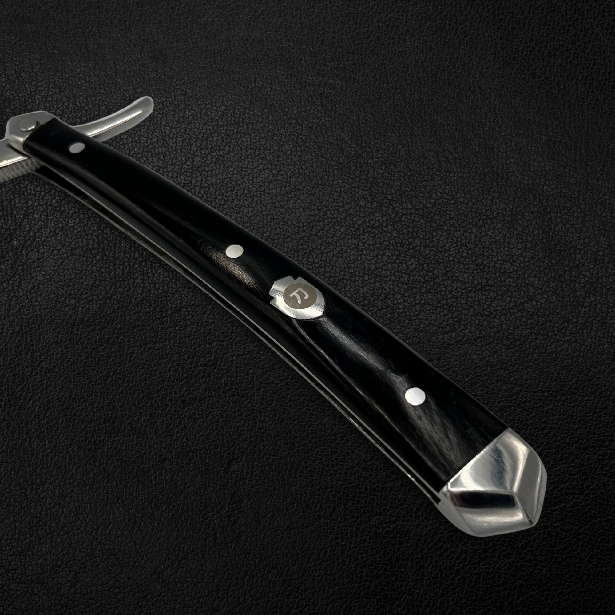 Saki Shears Ronin Professional Straight Razor