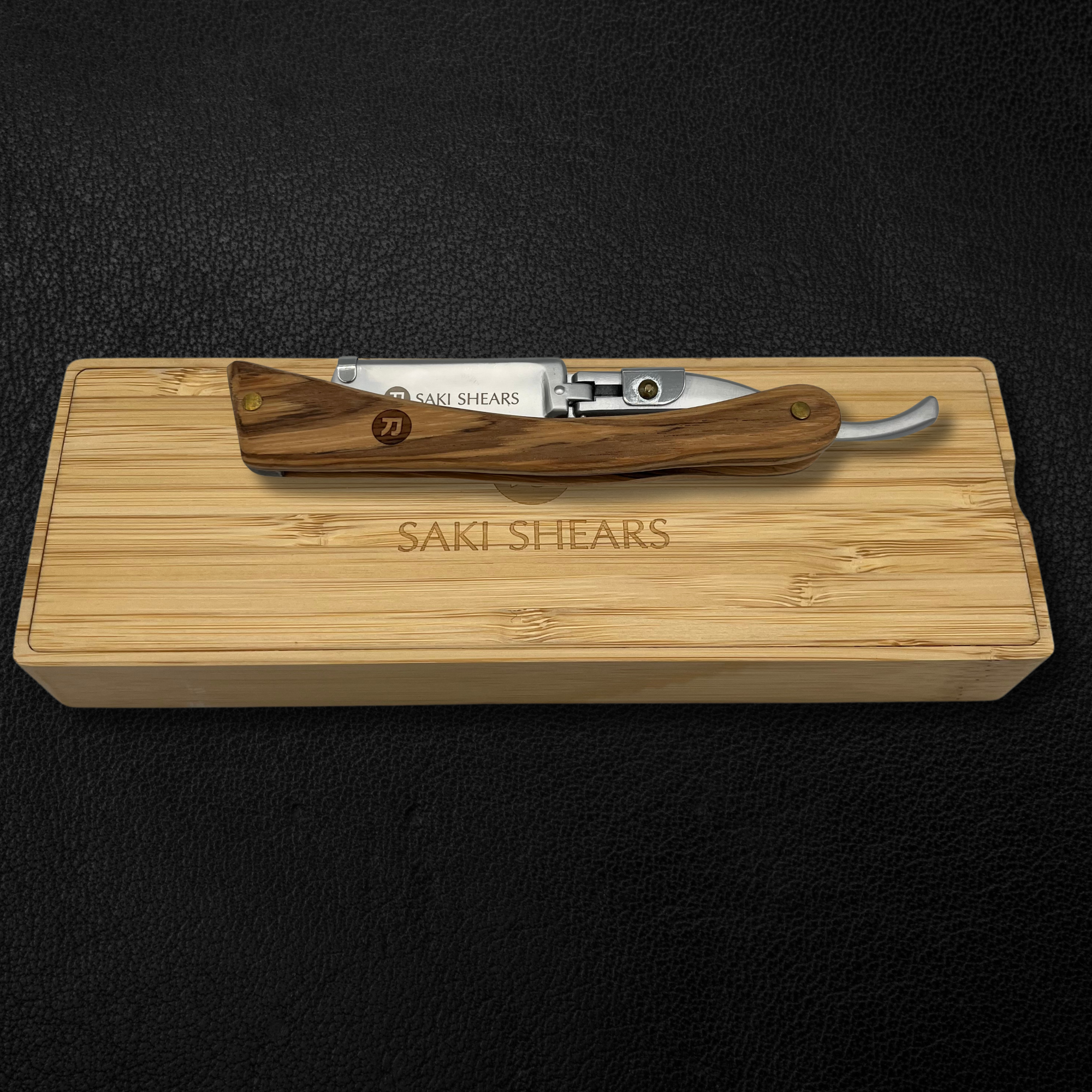 Kaze Shavette Straight Razor by Saki Shears